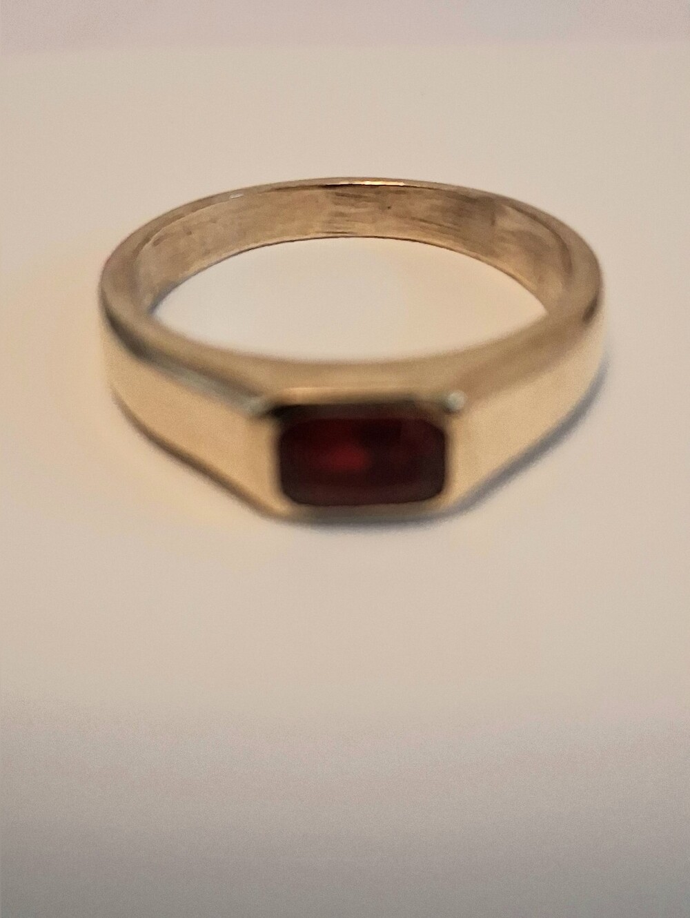 GOLD-TONE RUBY STONE RECTANGULAR RING - Picture 6 of 6